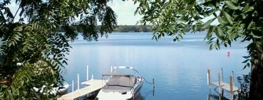 Grays Bay, Lake Minnetonka is one of Lugares favoritos de Harry.