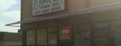 Olive Oil's Pizzeria is one of สถานที่ที่ Savannah ถูกใจ.