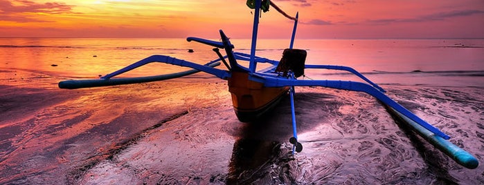 Pantai Lovina (Lovina Beach) is one of Viaje a Bali.
