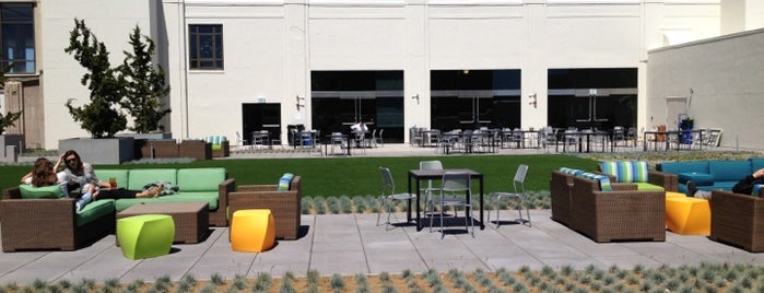 Twitter HQ is one of SF Outdoor Drinking.