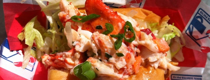 Red Hook Lobster Pound is one of Seafood-To-Do List.