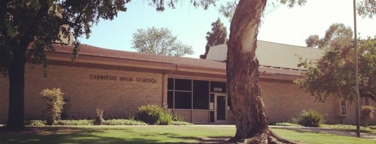 Cerritos High School is one of สถานที่ที่ G ถูกใจ.