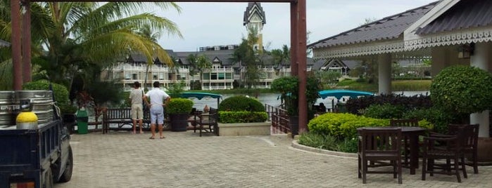 Canal Village Shopping Centre is one of Jamesさんのお気に入りスポット.