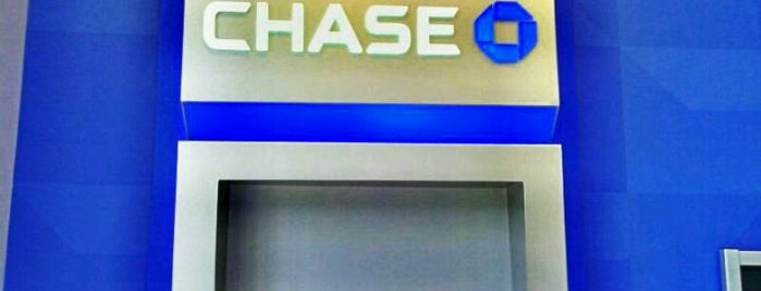 Chase Bank is one of Erika : понравившиеся места.