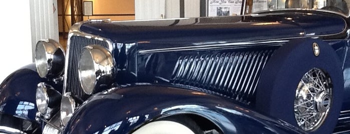 Auburn Cord Duesenberg Automobile Museum is one of Locais curtidos por Cathy.
