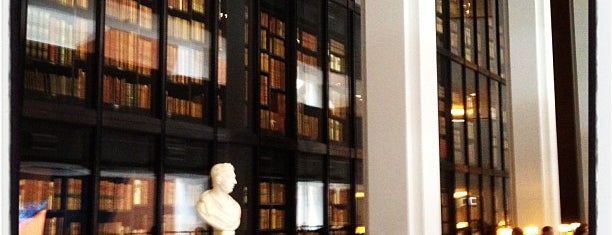 Biblioteca Británica is one of London Town!.