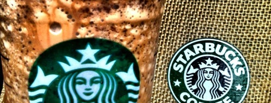 Starbucks is one of Orte, die Weerapon gefallen.