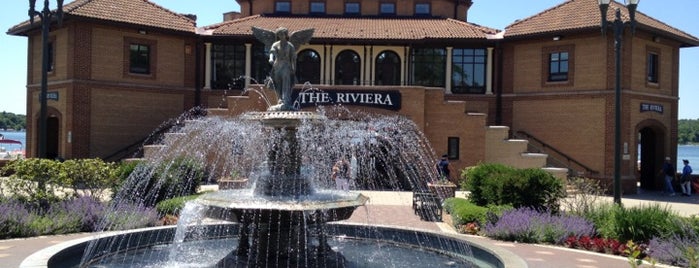 The Riviera is one of สถานที่ที่ Rick ถูกใจ.