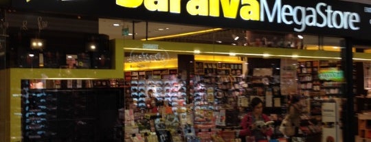 Saraiva MegaStore is one of Orte, die M. gefallen.