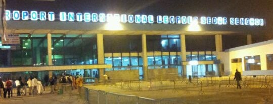 Léopold Sédar Senghor International Airport (DKR) is one of Aeroportos.