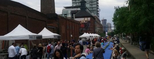 1000 Tastes Of Toronto is one of Kelsey's Saved Places.