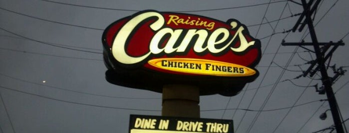 Raising Cane's Chicken Fingers is one of Tempat yang Disukai Drew.