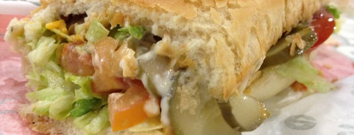 Subway is one of Guide to São José's best spots.