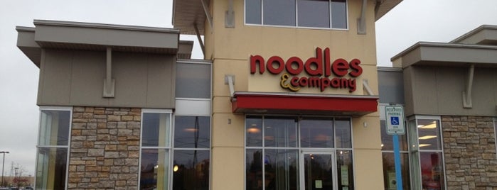Noodles & Company is one of Orte, die Kristin gefallen.