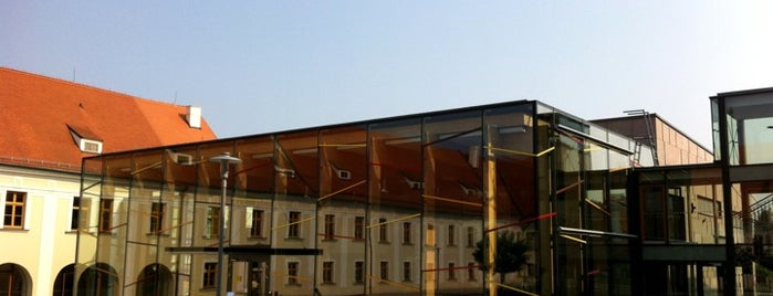 Fakulta informačních technologií VUT v Brně is one of Orte, die David gefallen.