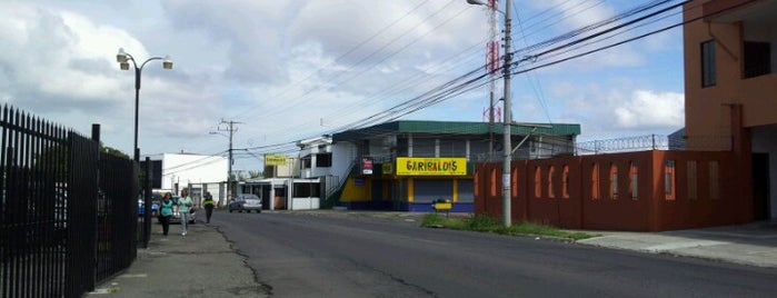 Curridabat is one of สถานที่ที่ Karla ถูกใจ.