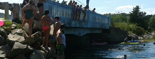 Scorton Creek Bridge is one of Ann 님이 좋아한 장소.