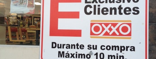 OXXO is one of Locais curtidos por James.