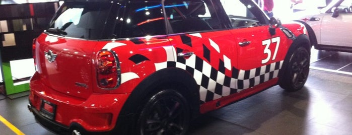Mini Cooper San Angel (shop) is one of Oscarさんのお気に入りスポット.