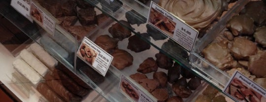 South Bend Chocolate Company is one of Posti salvati di Kimmie.