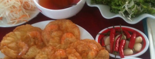 Bánh Tôm Bà Phúc is one of Da Nang Best places.