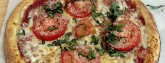 Red Brick Pizza is one of Doug 님이 저장한 장소.