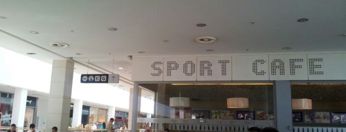 Sport Cafe is one of Lugares favoritos de Rade.