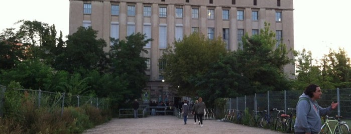 Berghain is one of Roomsurfing Friedrichshain.