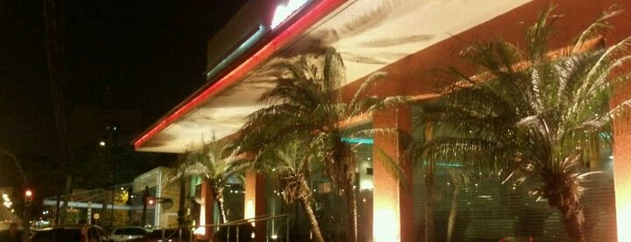 Vivano Steakhouse is one of สถานที่ที่ Adriana ถูกใจ.