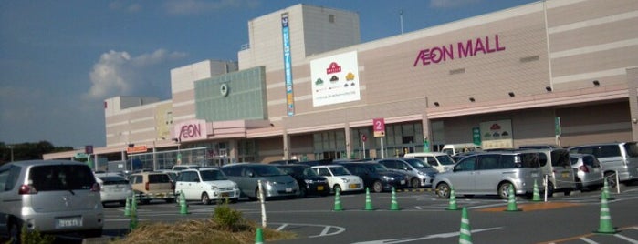 AEON Mall is one of สถานที่ที่ ヤン ถูกใจ.