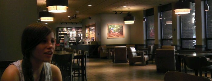 Starbucks is one of Lieux qui ont plu à Sherri.