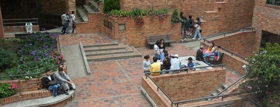 Universidad Autónoma de Colombia is one of Orte, die Andrea gefallen.