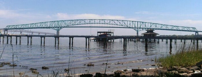 Isaiah D. Hart Bridge is one of Orte, die Joshua gefallen.