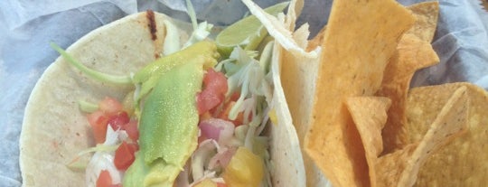 Surf Taco Beach Club and Cafe is one of Lugares favoritos de Matthew.