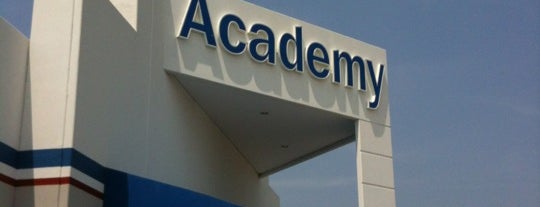 Academy Sports + Outdoors is one of Seanさんのお気に入りスポット.