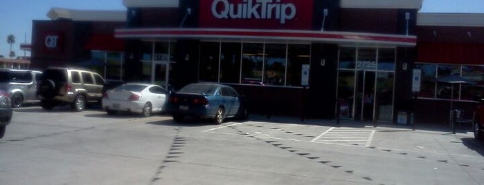 QuikTrip is one of สถานที่ที่ Marshie ถูกใจ.