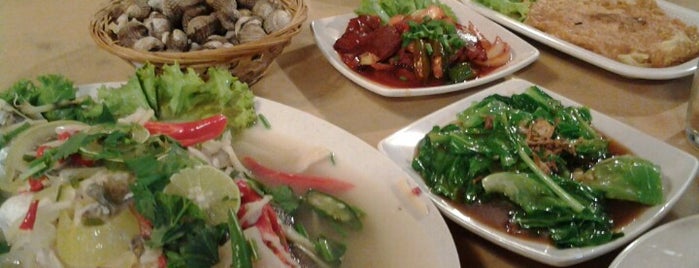 Suraya Seafood is one of makan makan makan ~.