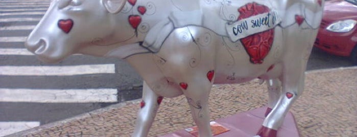 Cow Parade - Cow Sweet Cow (Sandro Tôrres) is one of Cow Parade Goiânia 2012.