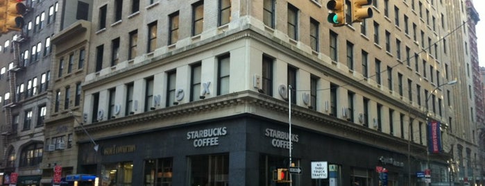 Starbucks is one of Orte, die Rick gefallen.