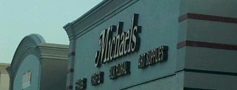 Michaels is one of Lieux qui ont plu à Natasha.