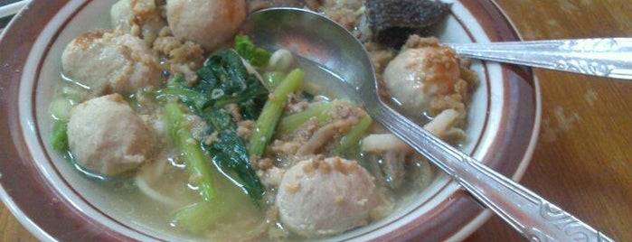 Mie Baso Laksana is one of Iyanさんのお気に入りスポット.