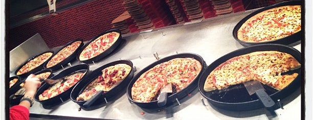 Pizza Hut is one of Lugares favoritos de anthony.