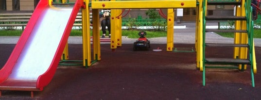 Детская площадка is one of Locais curtidos por Stanley.