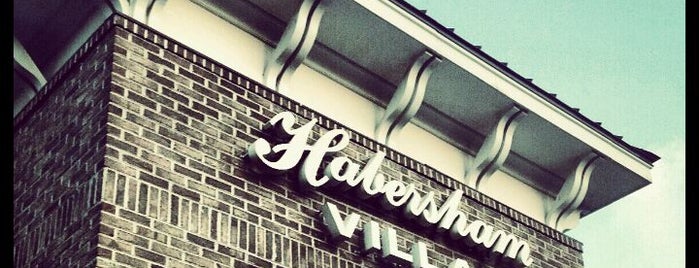 Habersham Village is one of Lugares favoritos de Charles.