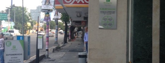 Oxxo Revolucion is one of สถานที่ที่ Maribel ถูกใจ.