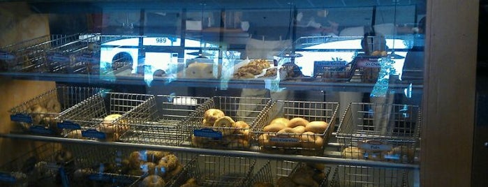 Einstein Bros Bagels is one of Kevinさんのお気に入りスポット.