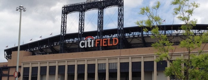 Citi Field Parking Lot is one of Hunterさんのお気に入りスポット.