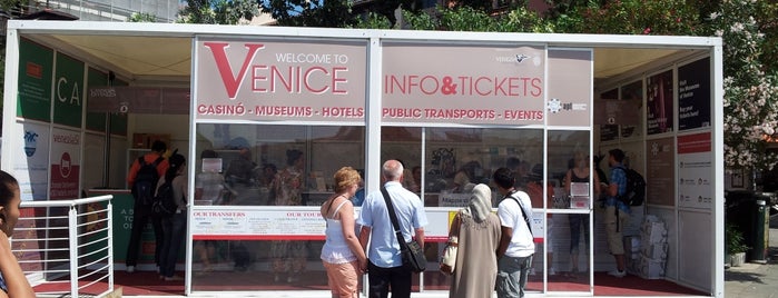 Gare de Venise Santa Lucia (XVQ) is one of Practical tips about Venezia.
