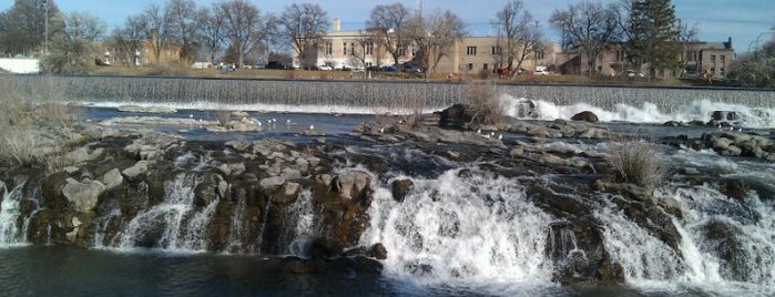 The Falls In Idaho Falls is one of Orte, die Matt gefallen.