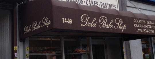Dolci Bake Shop is one of Orte, die George gefallen.